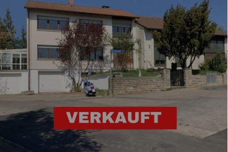 Freistehendes Einfamilienhaus mit 3 Garagen, Sauna, Wintergarten und großzügigem Kunst-Atelier